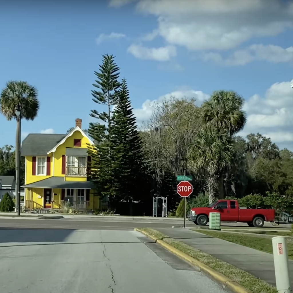 Leesburg Florida Downtown Drive