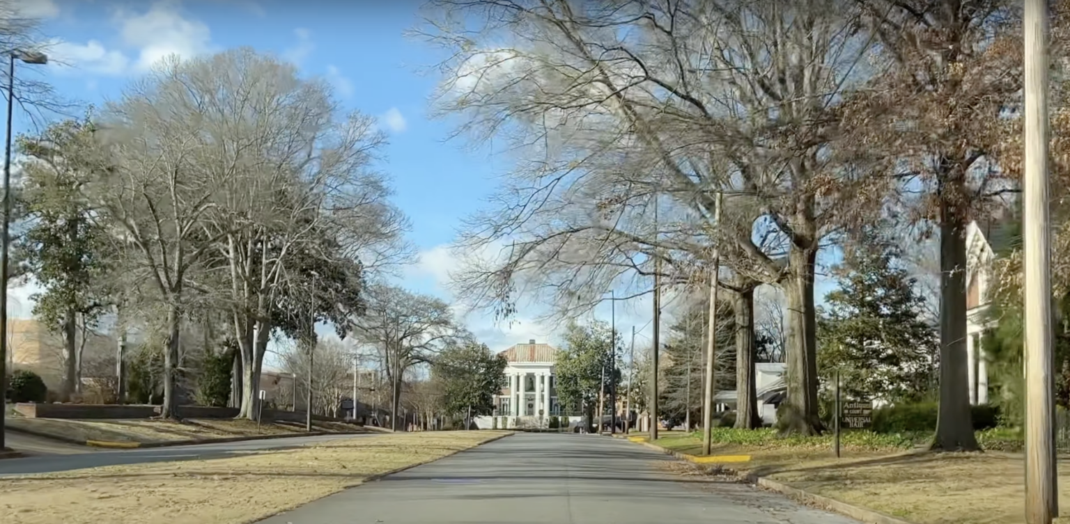 14 Best Places to Live in Alabama for Young Adults and Professionals